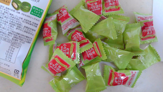 「UHA味覚糖 特濃ミルク8.2 ほうれん草ミルク 袋84g」のクチコミ画像 by レビュアーさん