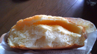 「ローソン チーズメロンパン 4種のチーズ入りクリーム」のクチコミ画像 by レビュアーさん