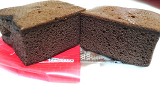 「スイートファクトリー ふんわりチョコケーキ 袋1個」のクチコミ画像 by ゆっち0606さん