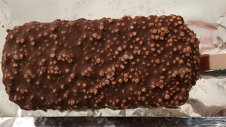「ロッテ クランキーアイスバー チョコチップミント 袋105ml」のクチコミ画像 by レビュアーさん
