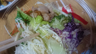 「ローソン 1食分の野菜と照焼チキンのパスタサラダ」のクチコミ画像 by banさん