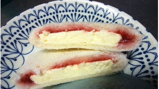 「ヤマザキ ランチパック ストロベリーチーズケーキ風味 袋2個」のクチコミ画像 by しろねこエリーさん