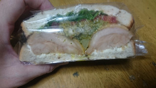 「スターバックス バジルトマトチキンサンドイッチ」のクチコミ画像 by banさん