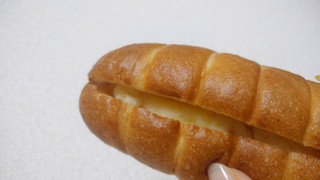 「ローソン ちぎれるマカダミアナッツフランスパン」のクチコミ画像 by かいわれ大根さん