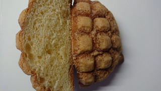 「セブン-イレブン 沖縄県産黒糖のメロンパン」のクチコミ画像 by レビュアーさん