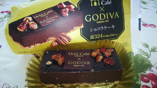 「ローソン Uchi Cafe’ SWEETS × GODIVA ショコラケーキ」のクチコミ画像 by レビュアーさん