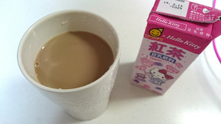 「マルサン ハローキティ 豆乳飲料 紅茶 パック200ml」のクチコミ画像 by ゆっち0606さん