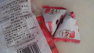 「でん六 あずき 甘納豆チョコ あまおういちご 袋66g」のクチコミ画像 by レビュアーさん