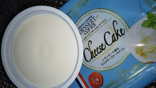 「井村屋 クリームチーズデザートカップアイス カップ105ml」のクチコミ画像 by チー錦さん