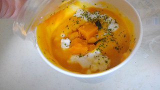「ファミリーマート 北海道産かぼちゃのスープ」のクチコミ画像 by レビュアーさん