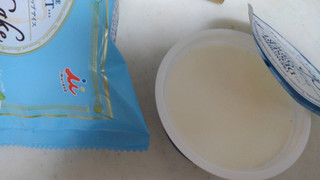 「井村屋 クリームチーズデザートカップアイス カップ105ml」のクチコミ画像 by レビュアーさん