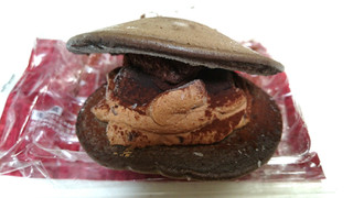 「セブン-イレブン 濃厚チョコパンケーキどら」のクチコミ画像 by ゆっち0606さん