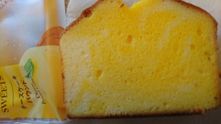「ファミリーマート FAMIMA CAFE＆SWEETS チーズケーキパウンド」のクチコミ画像 by ピノ吉さん