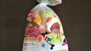 「Pasco スナックパン いちごミルク クリスマス限定パッケージ 袋8本」のクチコミ画像 by みほなさん