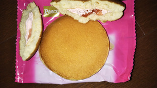 「Pasco あまおういちごのパンケーキ 袋2個」のクチコミ画像 by チー錦さん