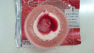 「ローソン いちごづくしロールケーキ あまおう苺のせ」のクチコミ画像 by ゆっち0606さん