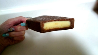 「不二家 LOOK チョコレートアイスバー バナナ 袋90ml」のクチコミ画像 by ゆっち0606さん