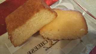 「モロゾフ ベイクドチーズケーキ ロイヤルクリームチーズ 袋1個」のクチコミ画像 by みほなさん