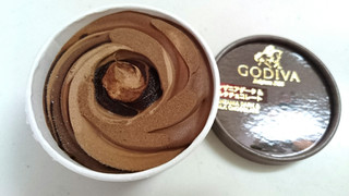 「ゴディバ カップアイス タンザニアダーク＆ミルクチョコレート カップ100ml」のクチコミ画像 by ゆっち0606さん