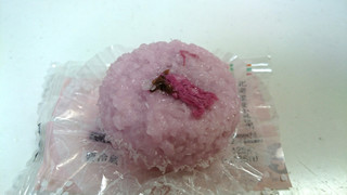 「セブン-イレブン 北海道産小豆使用桜もち」のクチコミ画像 by ゆっち0606さん