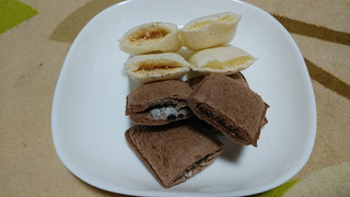 「ヤマザキ ランチパック 4種のおいしさ ピーナッツ・アップルカスタード・チョコ・クッキークリーム 袋2個」のクチコミ画像 by やっぺさん