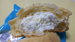 「Pasco ホイップメロンパン チーズクリーム 袋1個」のクチコミ画像 by yoshi_3さん