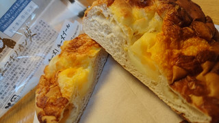 「ローソン マチノパン チーズ チーズブール」のクチコミ画像 by ピノ吉さん
