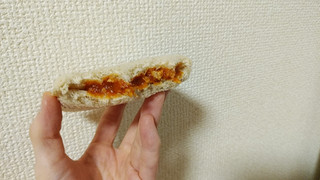「ヤマザキ ランチパック チキントマト煮込み 全粒粉入りパン 袋2個」のクチコミ画像 by やっぺさん