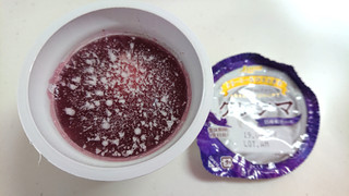 「日本ルナ グリークヨーグルト クレンマ 巨峰果汁ソース カップ80g」のクチコミ画像 by ゆっち0606さん