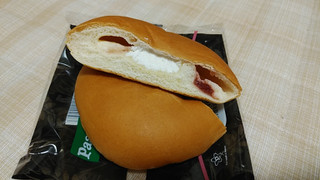 「Pasco 国産小麦のあまおういちごミルクパン 袋1個」のクチコミ画像 by やっぺさん