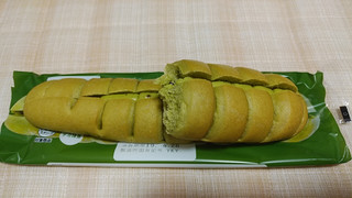 「ローソン ちぎれる抹茶あずきクリームフランスパン」のクチコミ画像 by やっぺさん