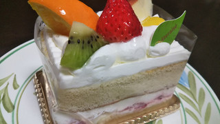 「シャトレーゼ フルーツぎっしりショートケーキ」のクチコミ画像 by みほなさん