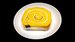 「ヤマザキ チーズのロールケーキ 北海道産チーズ入りクリーム 袋1個」のクチコミ画像 by nya-koさん