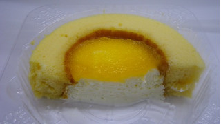 「ローソン Uchi Cafe’ SWEETS×PABLO チーズロールケーキ」のクチコミ画像 by キックンさん