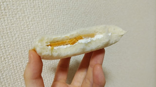 「ヤマザキ ランチパック 塩キャラメル板チョコ＆ホイップ 袋2個」のクチコミ画像 by やっぺさん