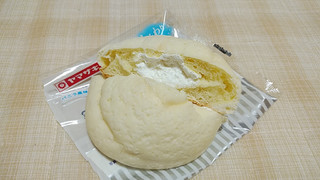 「ヤマザキ バニラホイップメロンパン 袋1個」のクチコミ画像 by やっぺさん