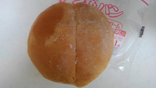 「ヤマザキ 2色パン いちごジャム＆ミルククリーム 袋1個」のクチコミ画像 by レビュアーさん