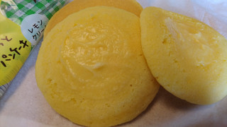 「イトーパン ふわっともちっとレモンパンケーキ レモンクリーム 袋2個」のクチコミ画像 by ピノ吉さん