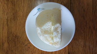 「セブン-イレブン 塩バニラクリームのパン」のクチコミ画像 by ちるおこぜさん