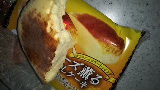「リョーユーパン チーズ薫る蒸しケーキ 袋1個」のクチコミ画像 by チー錦さん