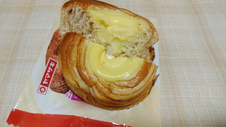 「ヤマザキ カスタードクリームを味わうデニッシュ 袋1個」のクチコミ画像 by やっぺさん