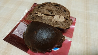 「ファミリーマート ファミマ・ベーカリー チョコホイップブールパン」のクチコミ画像 by やっぺさん