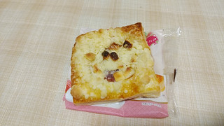 「神戸屋 いちごとホワイトチョコのクランブルパイ 袋1個」のクチコミ画像 by やっぺさん