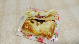 「神戸屋 いちごとホワイトチョコのクランブルパイ 袋1個」のクチコミ画像 by やっぺさん