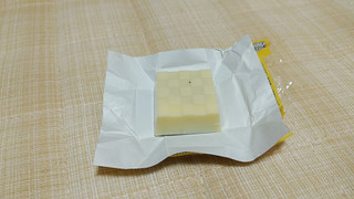 「チロル チロルチョコ 焦がしチーズケーキ 1個」のクチコミ画像 by やっぺさん