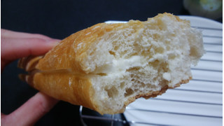 「ローソン マチノパン ミルクとバターのフランスパン」のクチコミ画像 by しろねこエリーさん