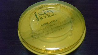 「日本ルナ Isey SKYR バニラ カップ120g」のクチコミ画像 by ハルルンさん