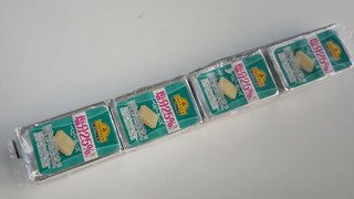 「トップバリュ ベストプライス 塩分25％カット ベビーチーズ 袋4個」のクチコミ画像 by ぺりちゃんさん