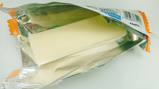 「セブンプレミアム まるでチーズケーキのようなチーズスティック 袋61ml」のクチコミ画像 by ぺりちゃんさん