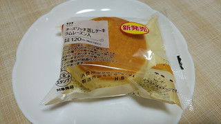 「ローソン チーズリッチ蒸しケーキ ラムレーズン入」のクチコミ画像 by やっぺさん